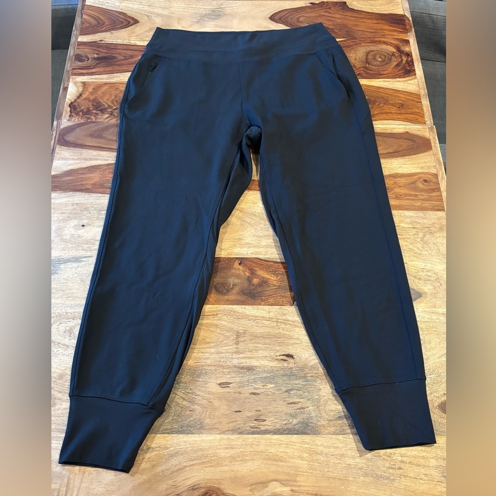 Athleta Venice Joggers Black - Size Large